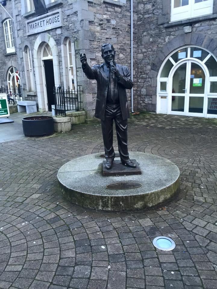 joe-dolan-statue - IrishShop.com